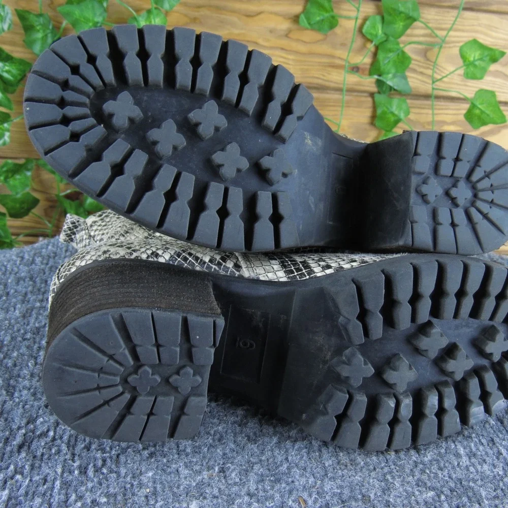 MIA Jody Snakeskin Print Lug Sole Chelsea‎ Ankle Women's Size 6M Heel Booties